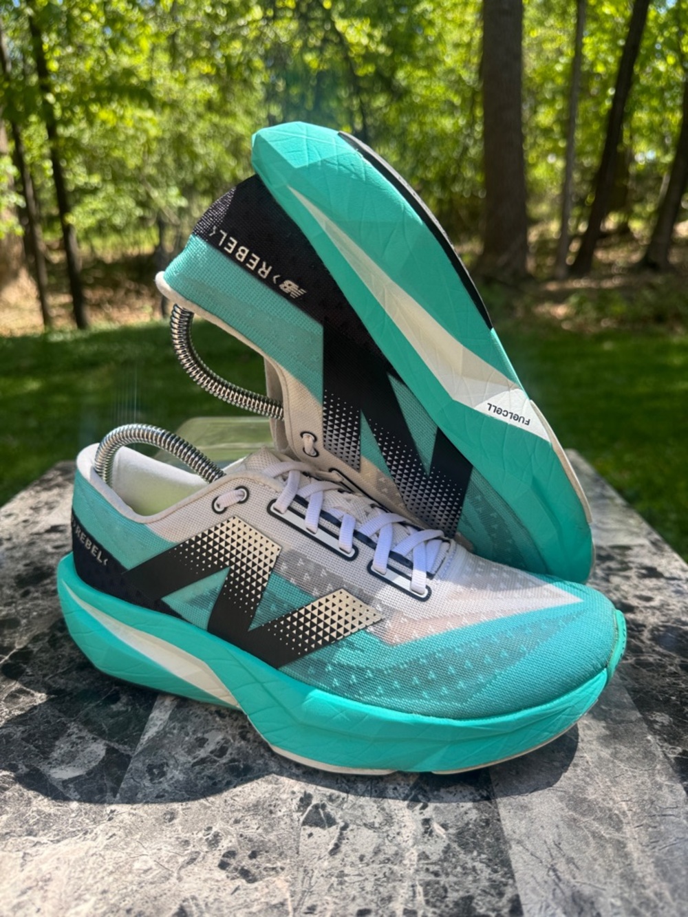 Womens 8.5  Balance FuelCell SuperComp Elite v4 running shoes Cyber/Jade - Picture 2 of 13